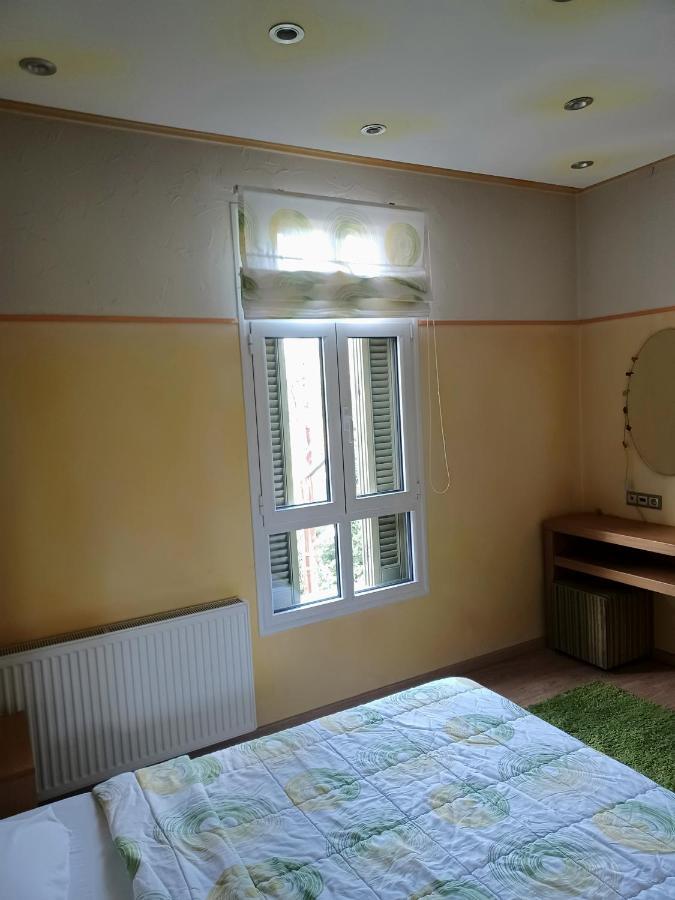 Room "Honeybee" In A Neoclassical House Kastoria Ngoại thất bức ảnh